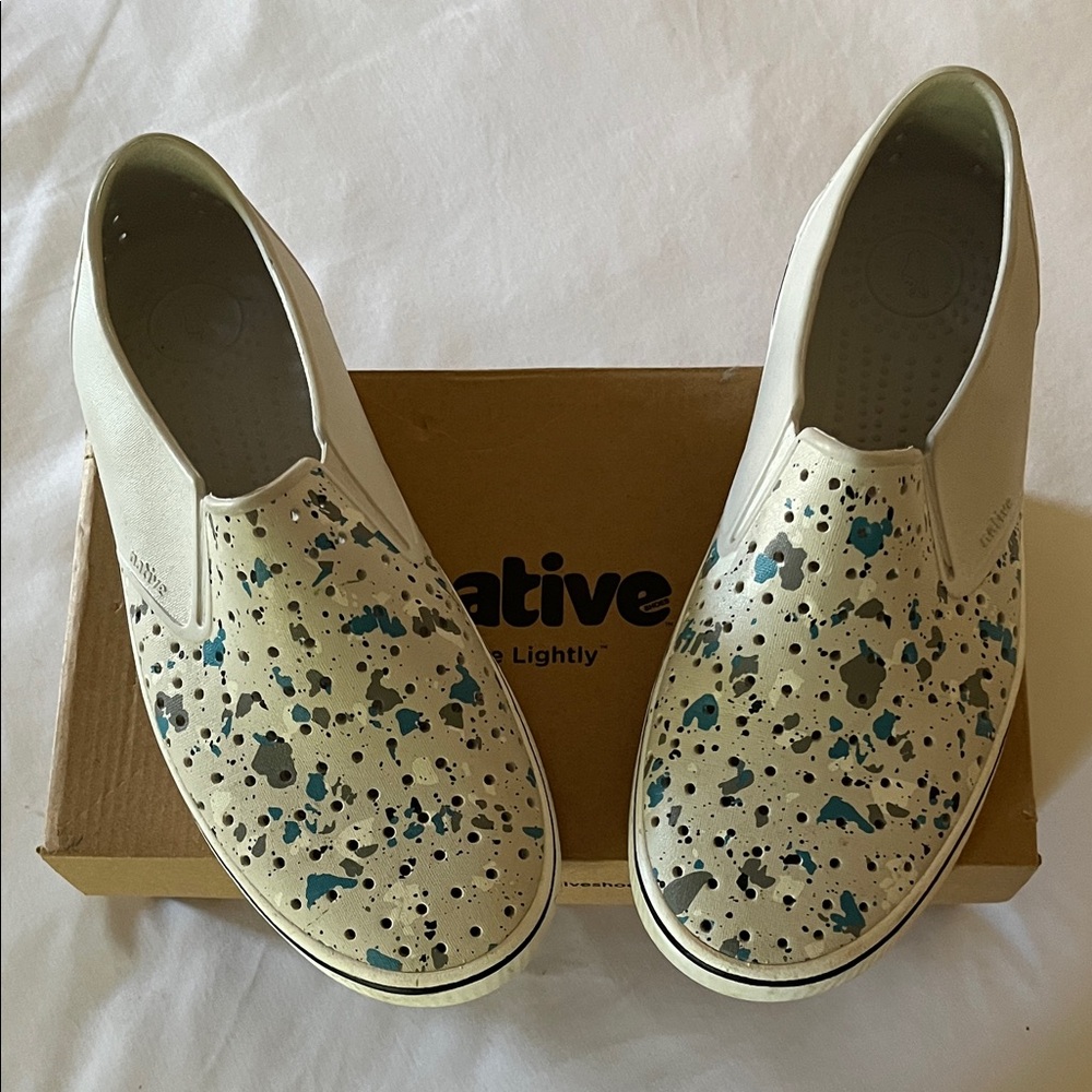 Native Mens size 11 W/ 9M Sneakers - White with Blue and Black Pattern